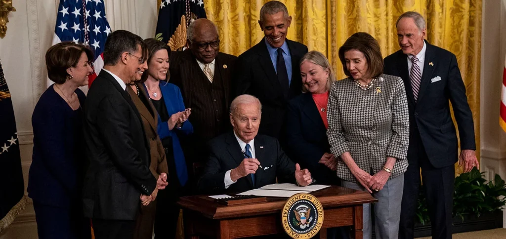 How Biden’s TPS Extension Affects 800,000 Immigrants in the U.S.