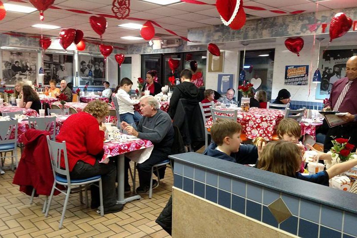 Why White Castle Might Not Be the Best Valentine's Dinner in Illinois