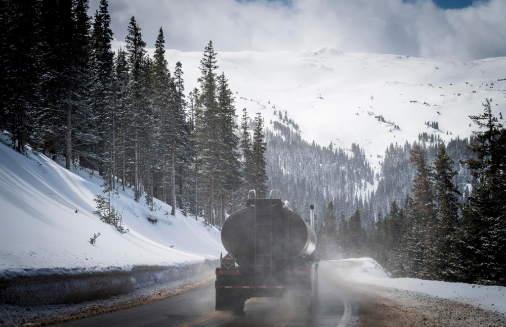 Colorado Mayor Proposes $20K Fine for Truckers Ignoring I-70 Chain Law!